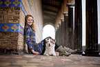 Frau mit Miniature Australian Shepherd