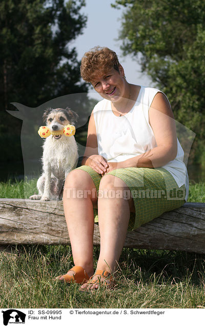 Frau mit Hund / SS-09995