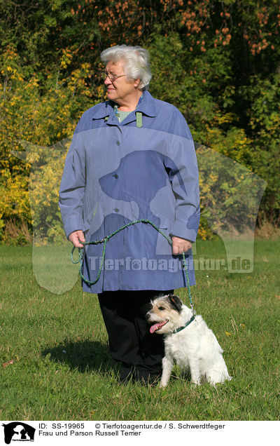 Frau und Parson Russell Terrier / woman and Parson Russell Terrier / SS-19965