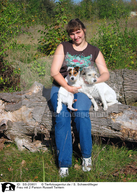 Frau mit 2 Parson Russell Terriern / SS-20801