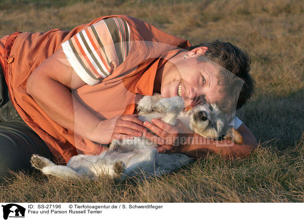 Frau und Parson Russell Terrier / woman and Parson Russell Terrier / SS-27196