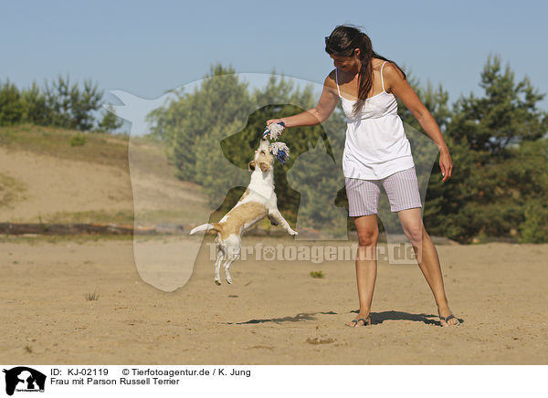 Frau mit Parson Russell Terrier / KJ-02119