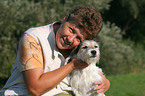 Frau mit Parson Russell Terrier