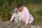 Frau mit Parson Russell Terrier