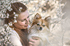 Frau und Pomchi