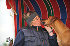 Frau und Rhodesian Ridgeback