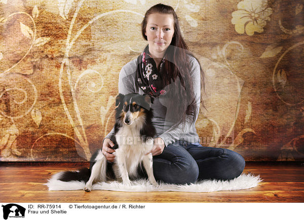 Frau und Sheltie / woman and Sheltie / RR-75914