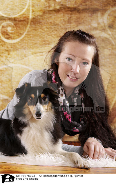 Frau und Sheltie / woman and Sheltie / RR-75923