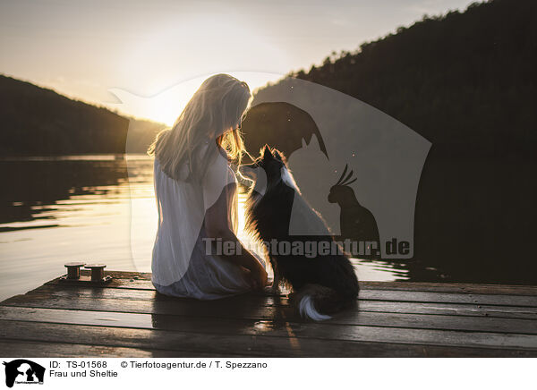 Frau und Sheltie / woman and Shetland Sheepdog / TS-01568