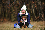 Frau mit Staffordshire Bullterrier