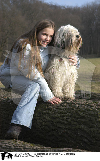 Mdchen mit Tibet Terrier / girl with Tibetan Terrier / DV-03703