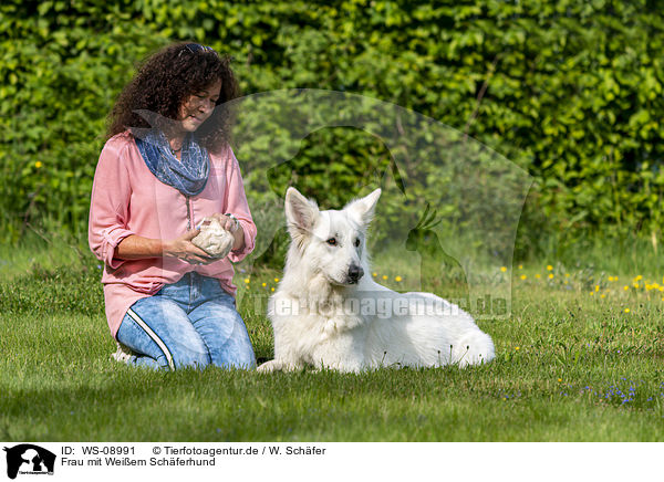 Frau mit Weiem Schferhund / woman with Berger Blanc Suisse / WS-08991