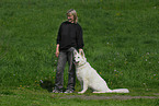 Frau und Weier Schweizer Schferhund