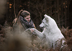 Frau und Weier Schweizer Schferhund