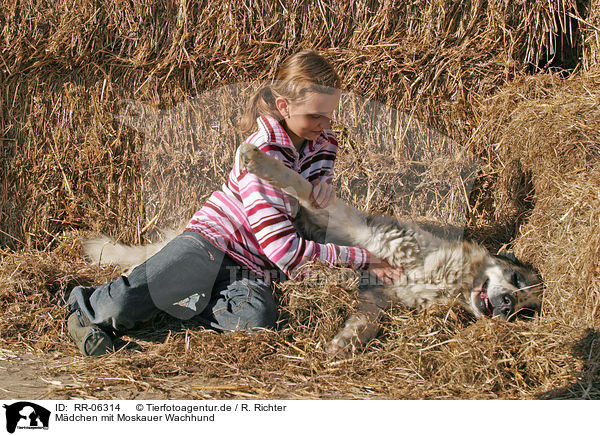 Mdchen mit Moskauer Wachhund / RR-06314