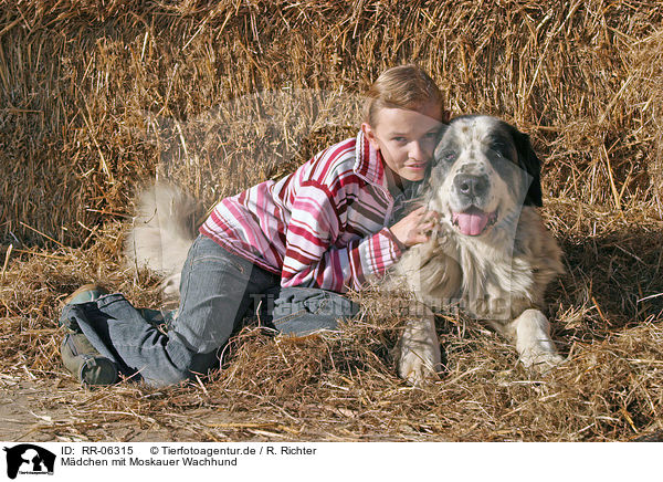 Mdchen mit Moskauer Wachhund / RR-06315