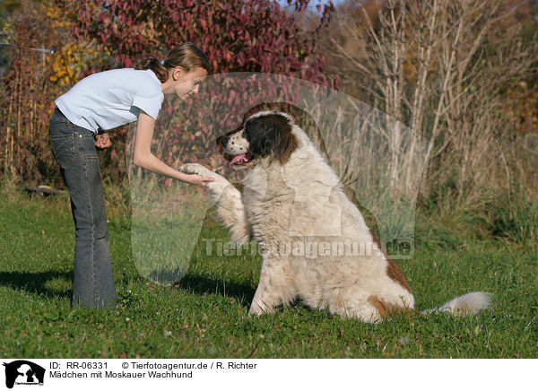 Mdchen mit Moskauer Wachhund / RR-06331