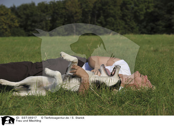 Frau und Mischling / SST-06917