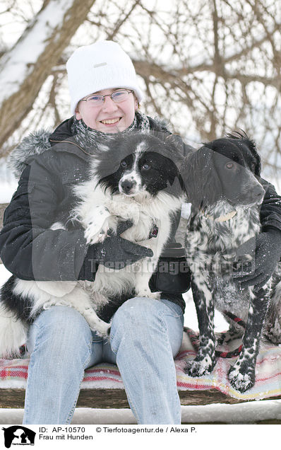 Frau mit Hunden / AP-10570