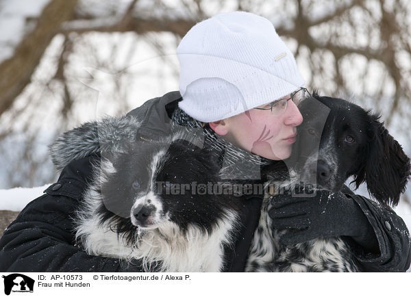 Frau mit Hunden / AP-10573