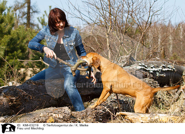 Frau und Mischling / woman and mongrel / KMI-03219