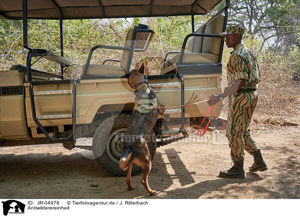 Antiwilderereinheit / antipoaching unit / JR-04978