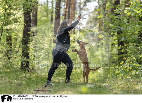 Frau und Mischling / woman and mongrel / AH-02632