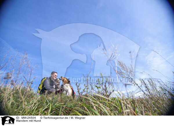 Wandern mit Hund / Hiking with dog / MW-24504