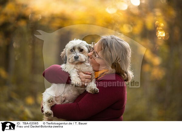 Frau und Dackel-Bolonka-zwetna / TBA-02085