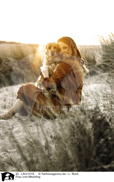Frau und Mischling / woman and mongrel / LR-01419
