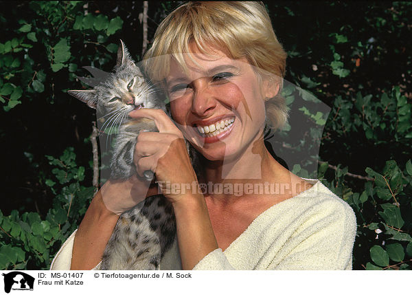 Frau mit Katze / MS-01407
