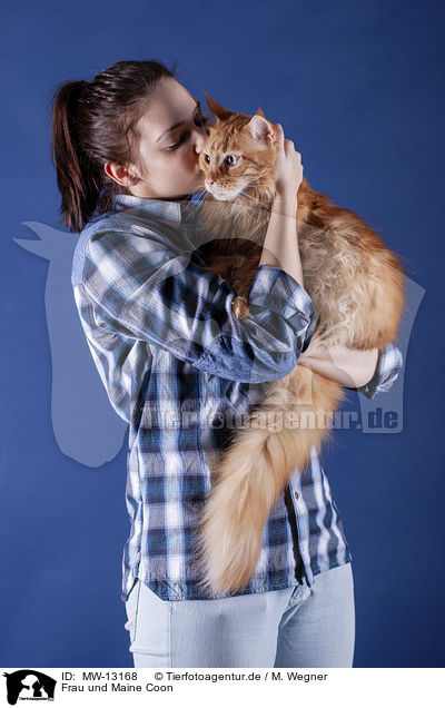 Frau und Maine Coon / woman and Maine Coon / MW-13168
