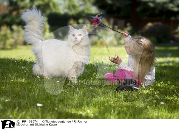 Mdchen mit Sibirische Katze / girl with Siberian Cat / RR-103574