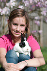 M�dchen mit Kaninchen