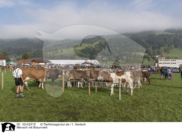 Mensch mit Braunvieh / human with Brown Cattle / IG-02015