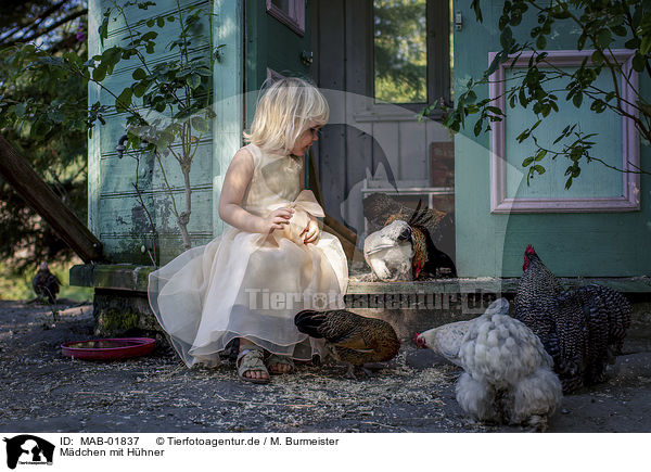 Mdchen mit Hhner / girl with chicken / MAB-01837