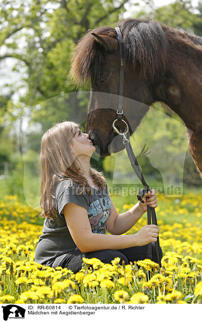 Mdchen mit Aegidienberger / girl with Aegidienberger / RR-60814