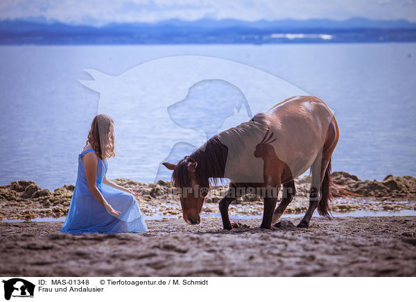 Frau und Andalusier / woman and Andalusian Horse / MAS-01348