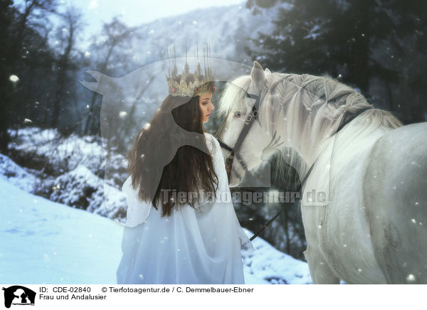 Frau und Andalusier / CDE-02840