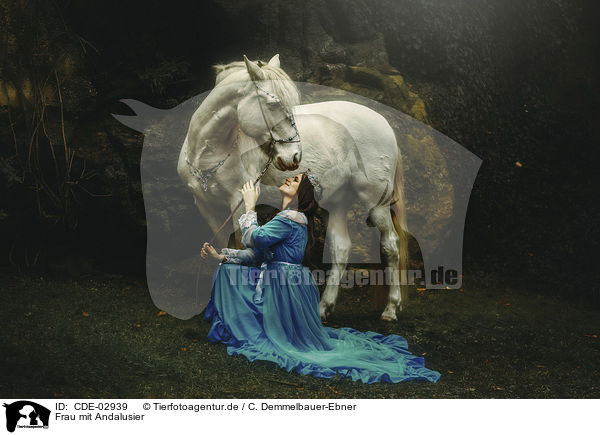 Frau mit Andalusier / woman with Andalusian Horse / CDE-02939
