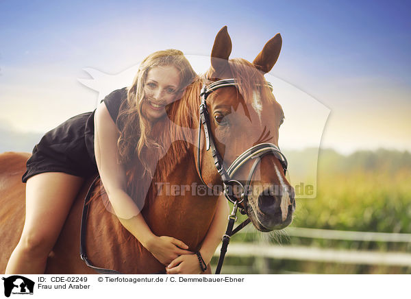 Frau und Araber / CDE-02249
