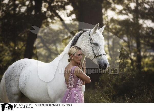 Frau und Araber / woman and arabian horse / KFI-01114