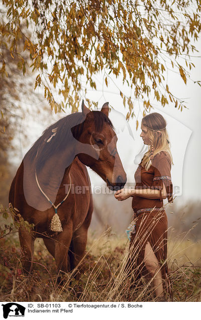 Indianerin mit Pferd / SB-01103