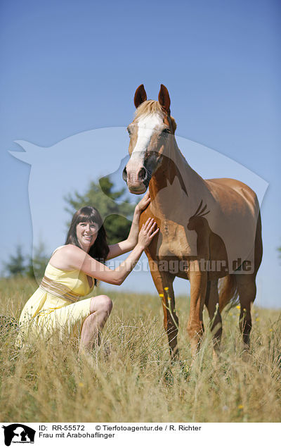 Frau mit Arabohaflinger / woman with horse / RR-55572