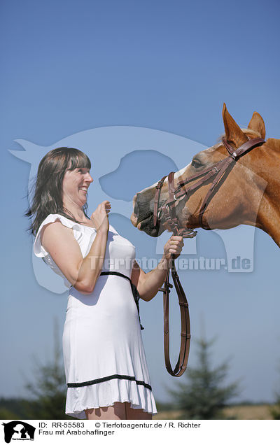 Frau mit Arabohaflinger / woman with horse / RR-55583
