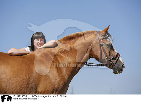 Frau mit Arabohaflinger / woman with horse / RR-55591