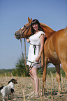 Frau mit Arabohaflinger