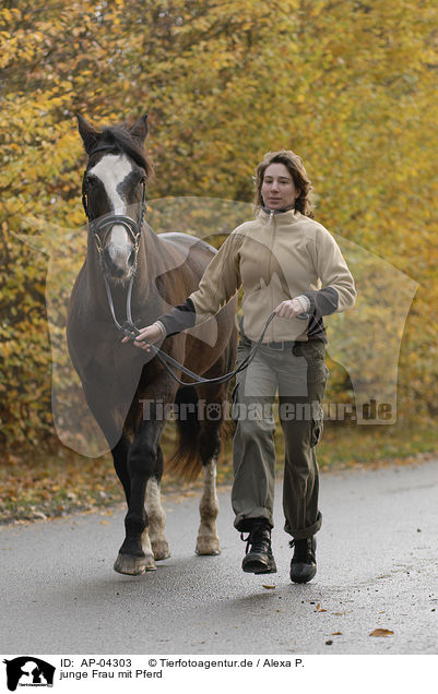junge Frau mit Pferd / young woman with horse / AP-04303