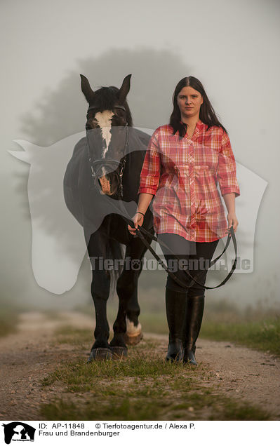 Frau und Brandenburger / AP-11848