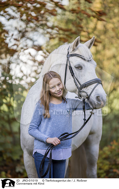 Connemara mit Kind / Connemara Pony with a child / JRO-01019